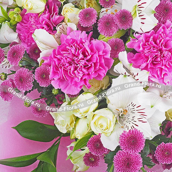 Вальс цветов - букет из кустовой розы, альстромерии и гвоздики
